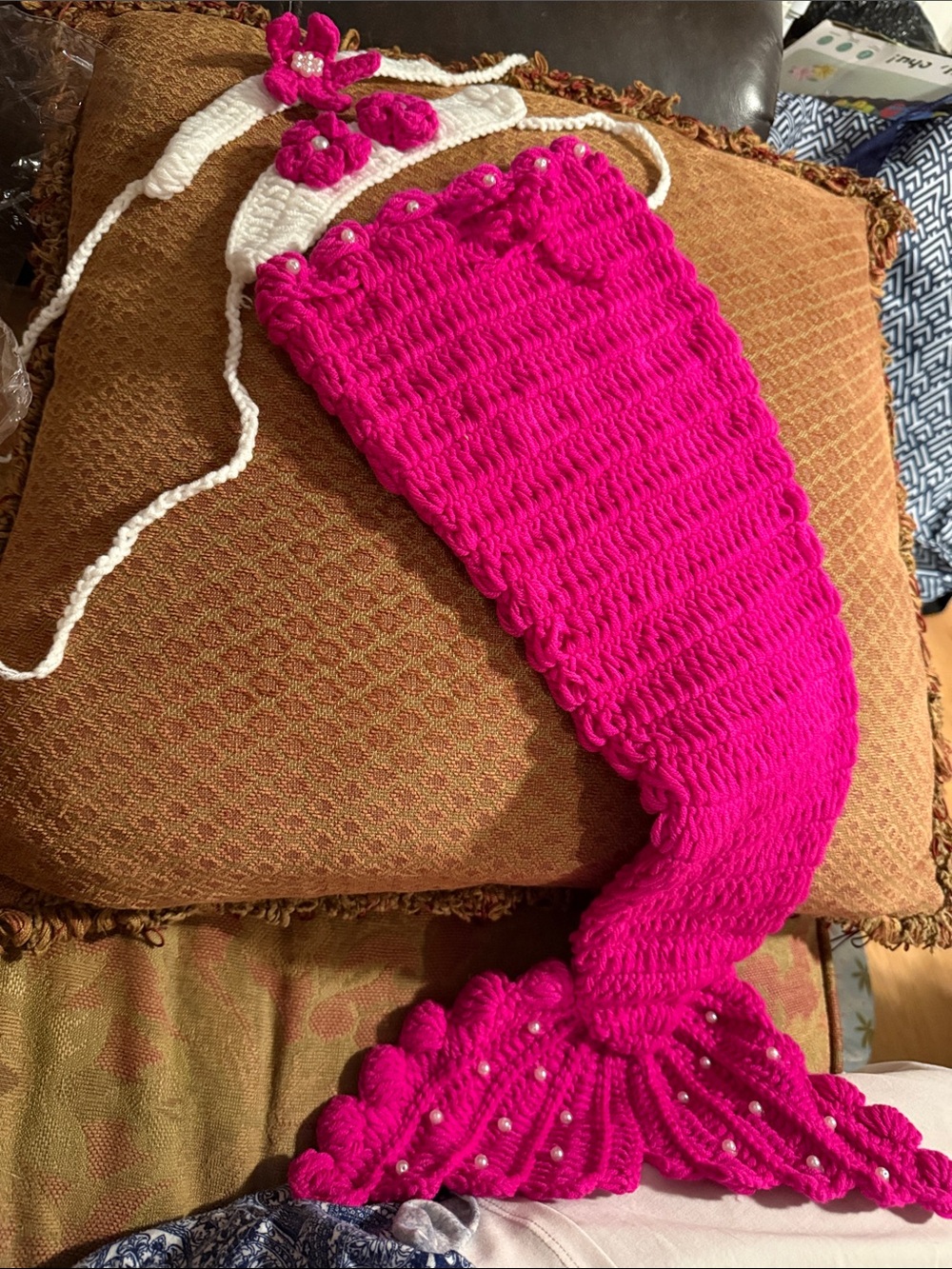 Handmade Infant Prop Bright Pink Crochet Mermaid Tail , Bra and headband new!